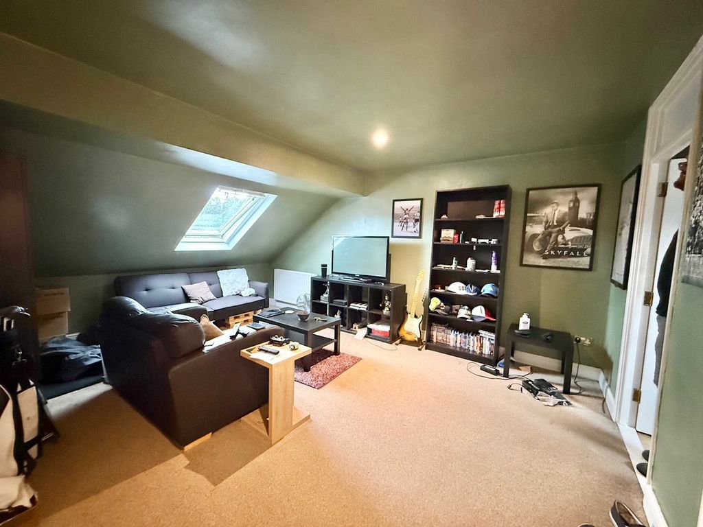 Additional image 3 of 1 bed flat for saleNorthcott, Bracknell RG12