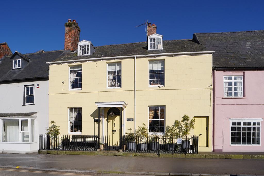 4 bed terraced house for saleSwindon Street, Highworth, Swindon SN6