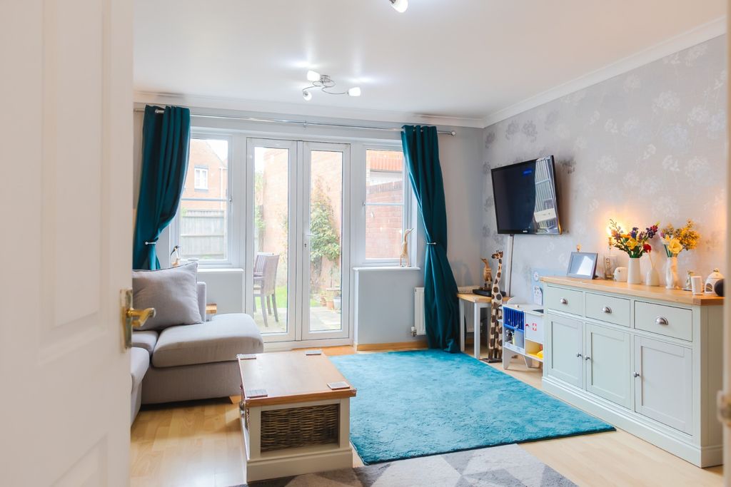 Additional image 2 of 3 bed end terrace house for saleWinton Road, Swindon, Wiltshire SN3