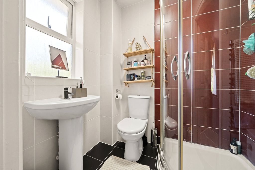 Additional image 8 of 3 bed semi-detached house for saleBroad Lane, Bracknell, Berkshire RG12