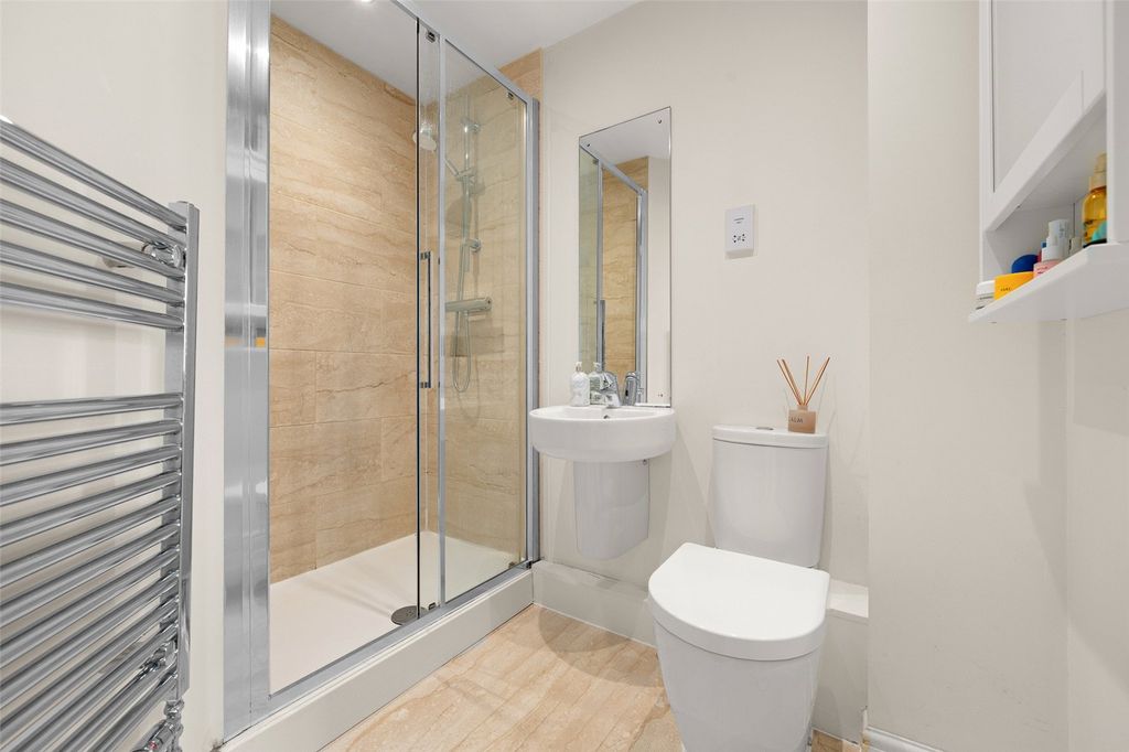 Additional image 6 of 2 bed flat for saleFalcon Way, Bracknell, Berkshire RG12