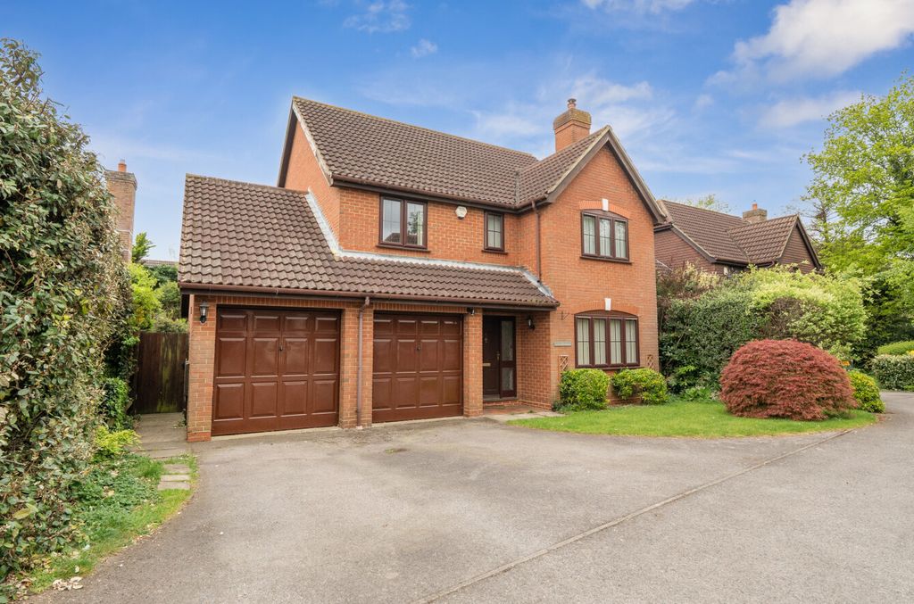 5 bed detached house for saleGoughs Lane, Bracknell, Berkshire RG12