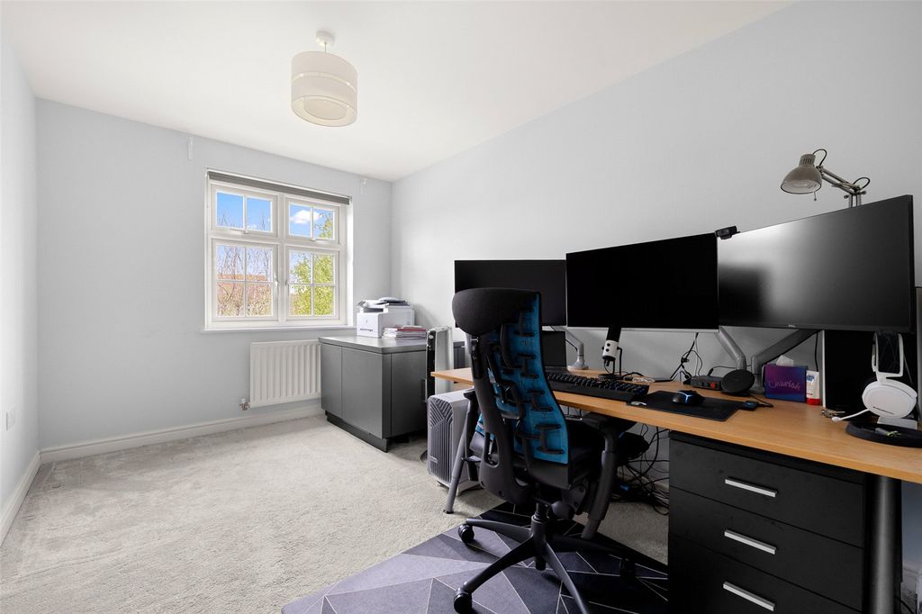 Additional image 7 of 2 bed flat for saleFalcon Way, Bracknell, Berkshire RG12