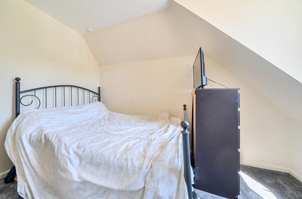 Additional image 18 of 5 bed detached house for sale9A, Highworth Road, Swindon SN3
