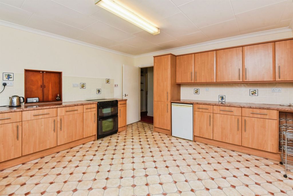 Additional image 4 of 3 bed detached bungalow for saleBrookwell Close, Chippenham SN15