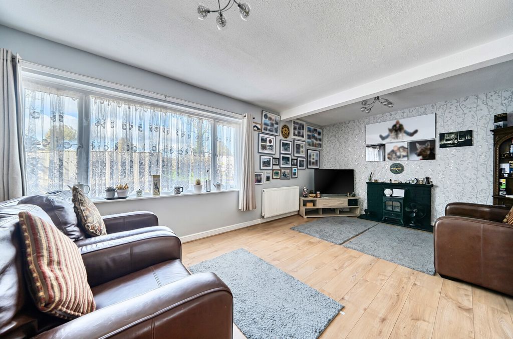 Additional image 11 of 4 bed detached house for saleCricklade Road, Swindon SN2