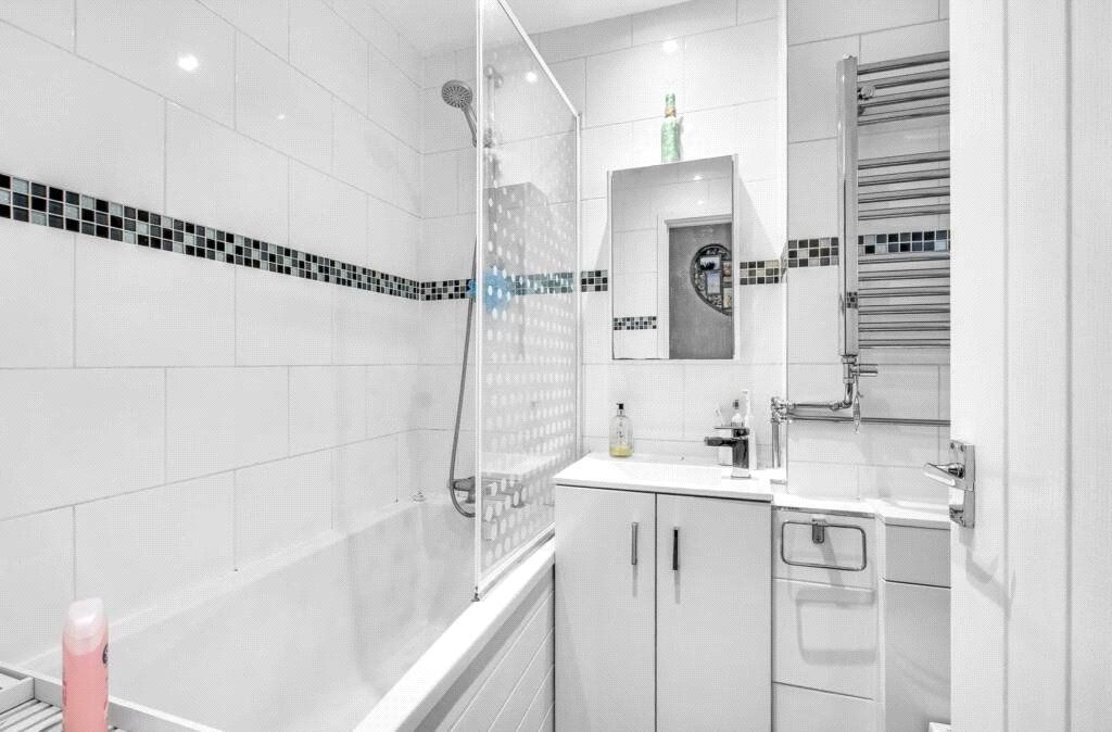 1 bed flat for saleStuart House, Windlesham Road, Bracknell RG42 photo 5