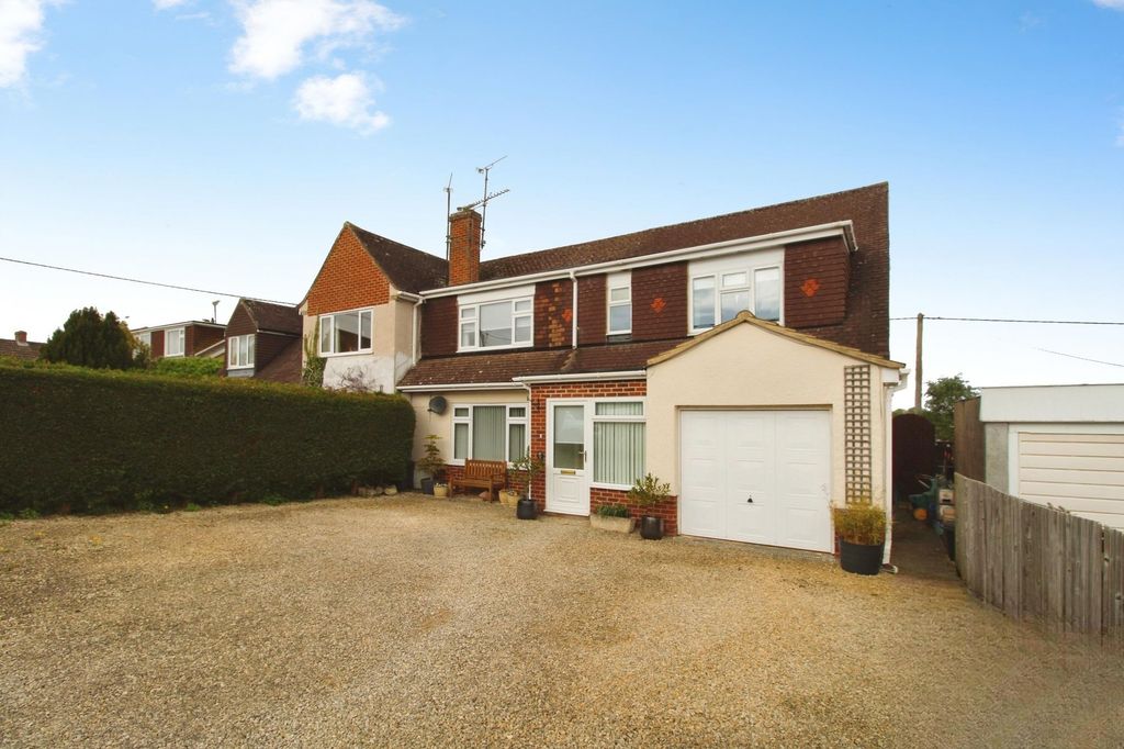4 bed semi-detached house for saleVasterne Close, Purton SN5