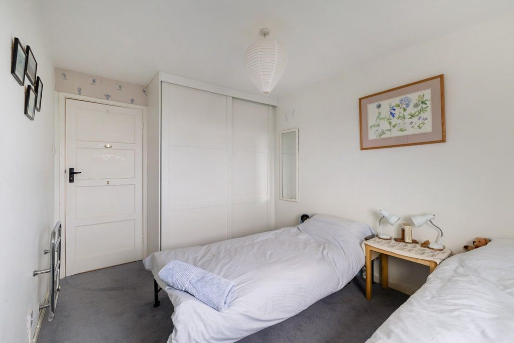 Additional image 15 of 4 bed property for saleAssisi Road, Salisbury SP1