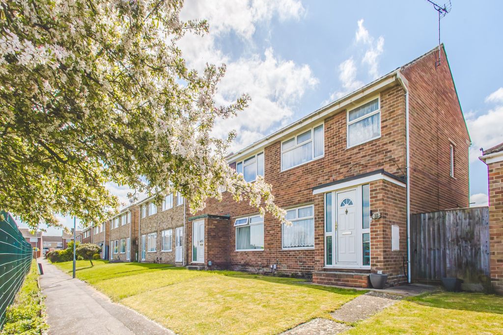 3 bed semi-detached house for saleBroadmead Walk, Swindon, Wiltshire SN3