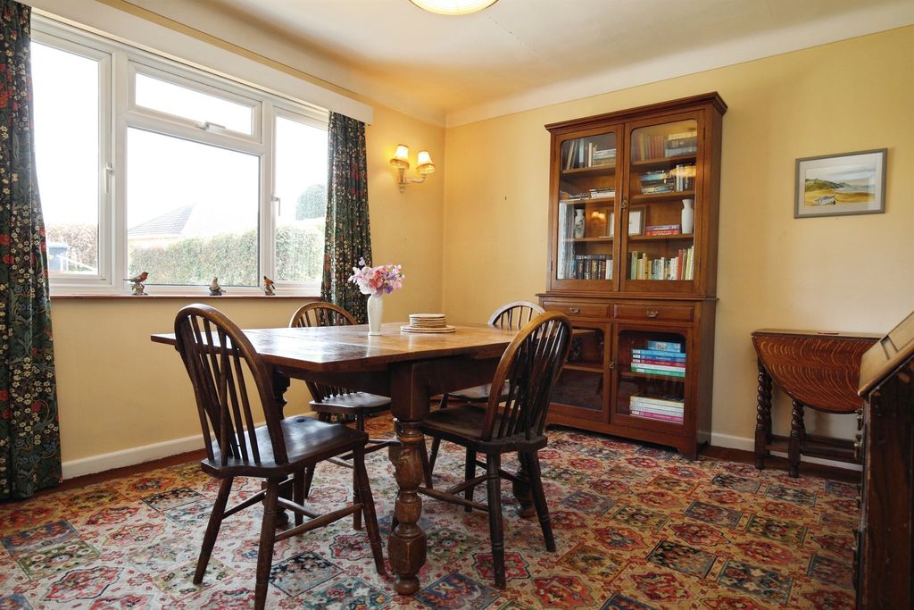 Additional image 17 of 4 bed detached bungalow for saleOakleigh Drive, Landford, Salisbury SP5