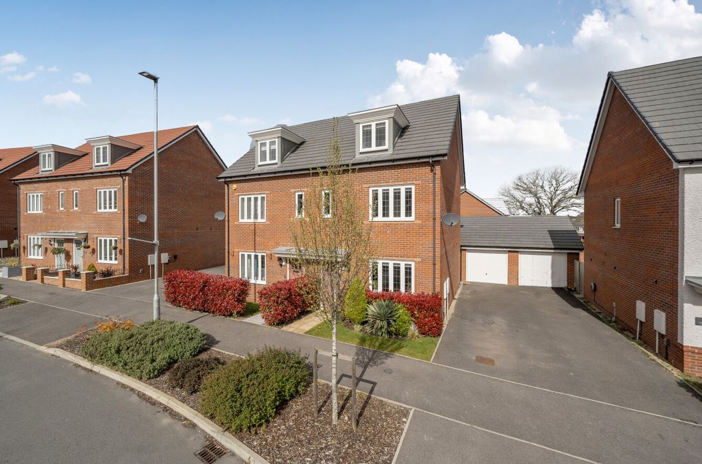Additional image 25 of 3 bed semi-detached house for saleHunstanton Drive, Binfield, Bracknell, Berkshire RG42