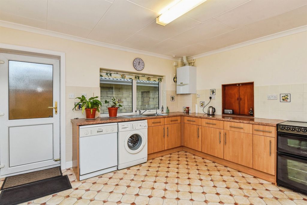 Additional image 3 of 3 bed detached bungalow for saleBrookwell Close, Chippenham SN15