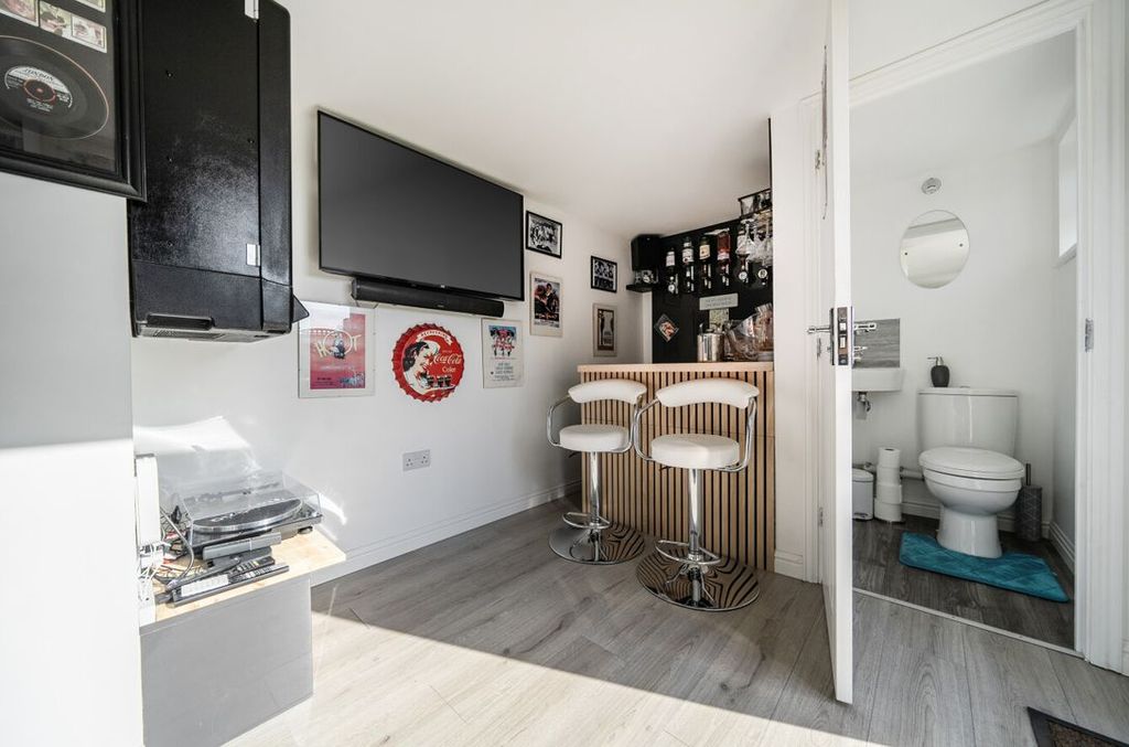 Additional image 6 of 3 bed bungalow for saleCloche Way, Stratton St Margaret, Swindon SN2