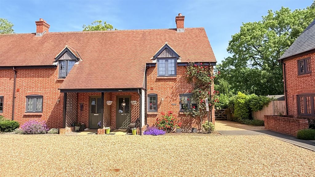 2 bed end terrace house for saleManor Farmyard, Urchfont, Devizes SN10