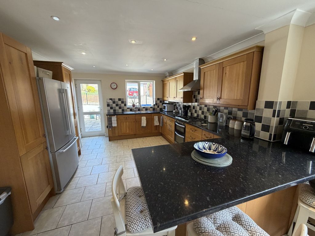 Additional image 5 of 5 bed bungalow for saleEast Gomeldon Road, Gomeldon, Salisbury SP4