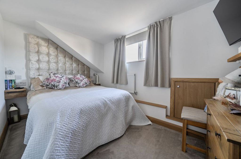 Additional image 9 of 3 bed bungalow for saleCloche Way, Stratton St Margaret, Swindon SN2