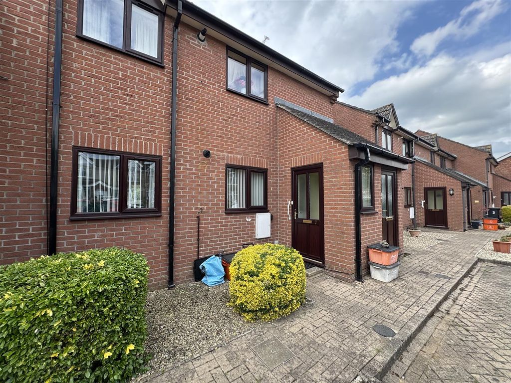 2 bed maisonette for saleDrew Street, Swindon SN2