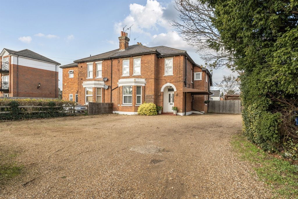 5 bed semi-detached house for saleBath Road, Maidenhead SL6
