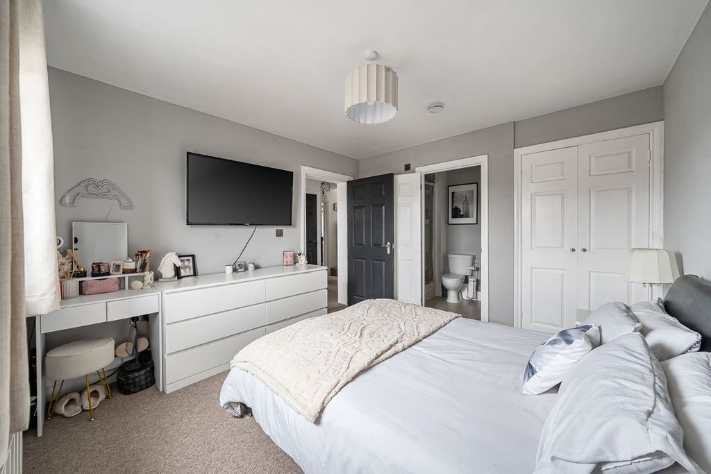 Additional image 8 of 3 bed flat for salePasteur Drive, Old Town, Swindon SN1