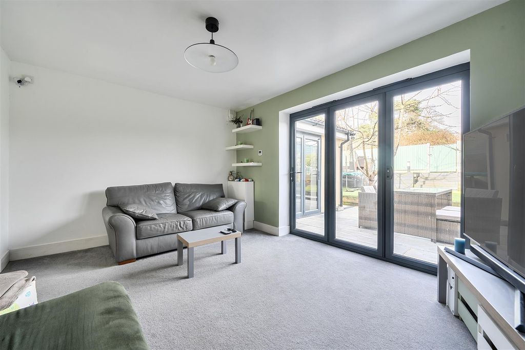 Additional image 4 of 4 bed semi-detached house for saleSouth Meadow, Crowthorne, Berkshire RG45
