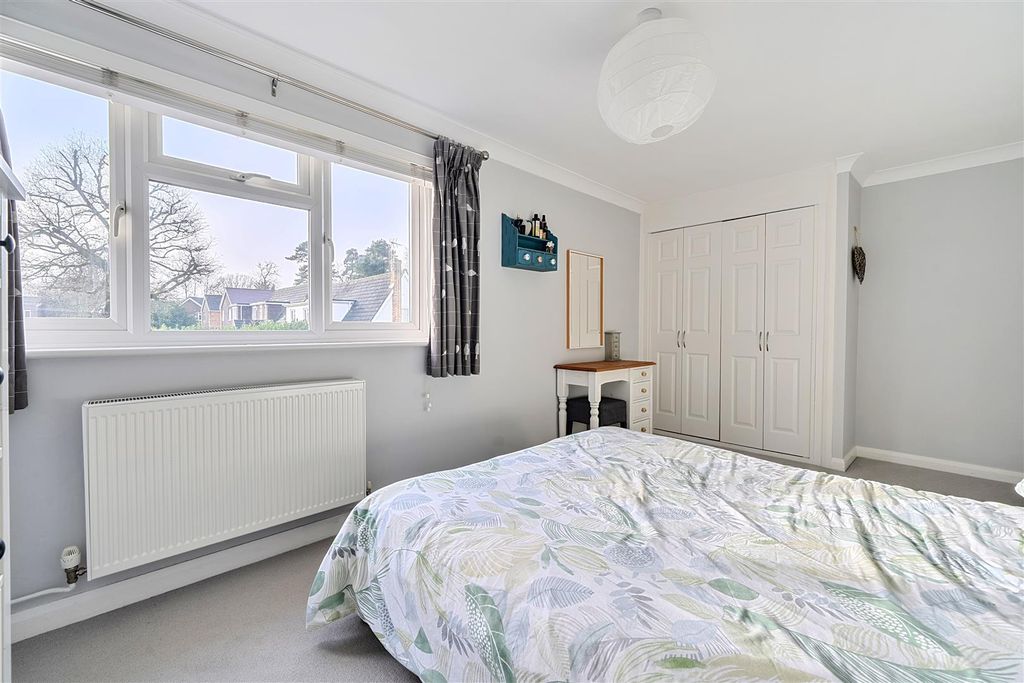 Additional image 13 of 4 bed link detached house for saleLyneham Road Crowthorne, Berkshire RG45