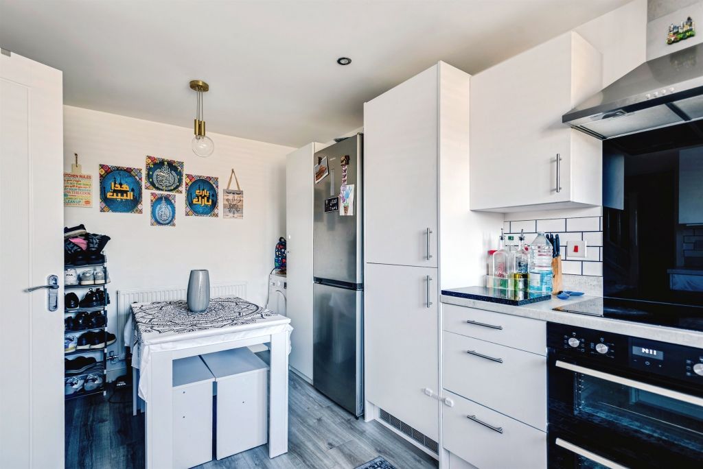 Additional image 3 of 4 bed semi-detached house for saleBrickworth Place, Swindon SN3