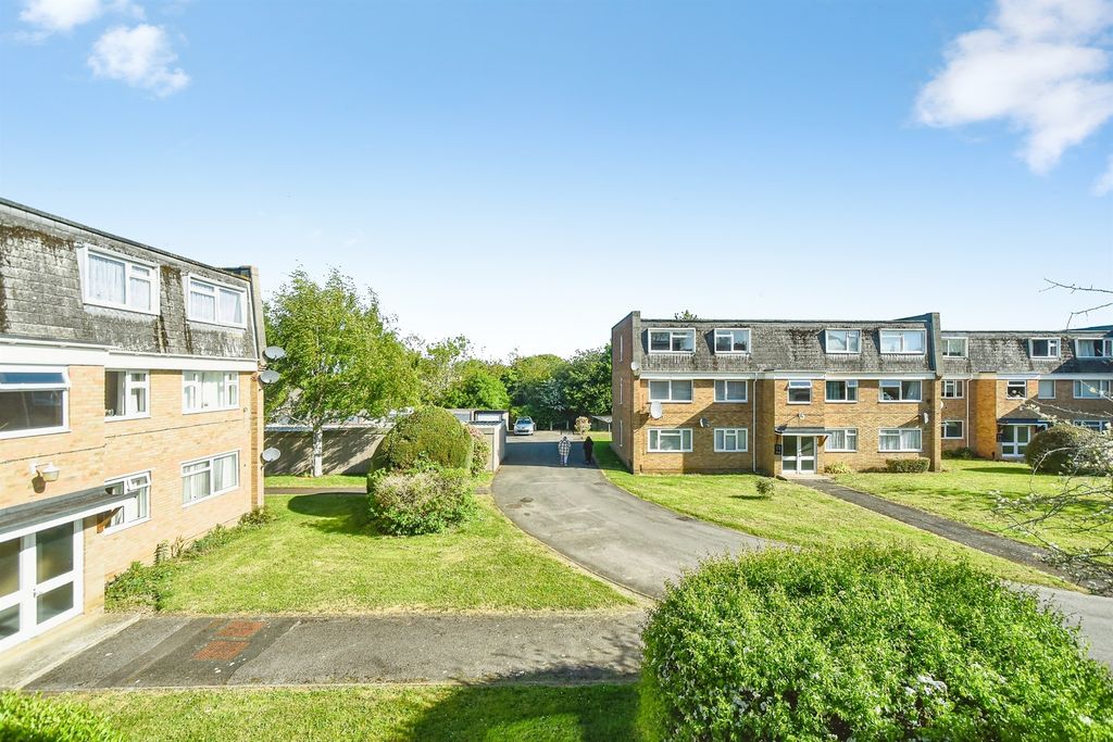 Additional image 2 of 2 bed flat for saleHelmsdale, Swindon SN25