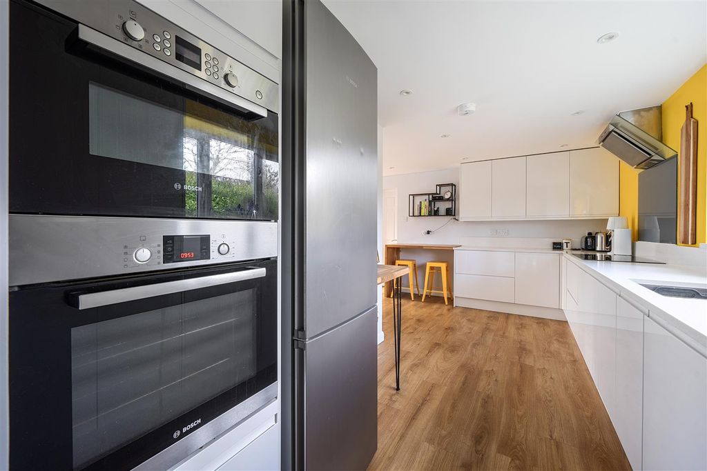 Additional image 5 of 4 bed link detached house for saleLyneham Road Crowthorne, Berkshire RG45