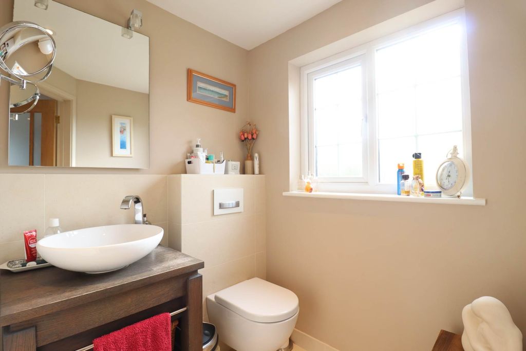 Additional image 10 of 4 bed detached house for saleHinton Parva, Swindon SN4