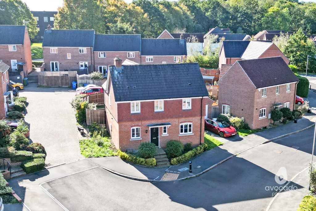 Additional image 19 of 4 bed detached house for saleCrutchley Wood, Jennetts Park, Bracknell RG12
