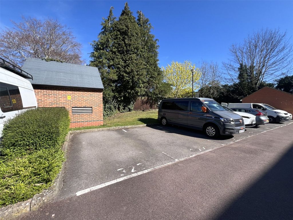 Additional image 14 of 2 bed flat for saleChain Court, Old Town, Swindon SN1