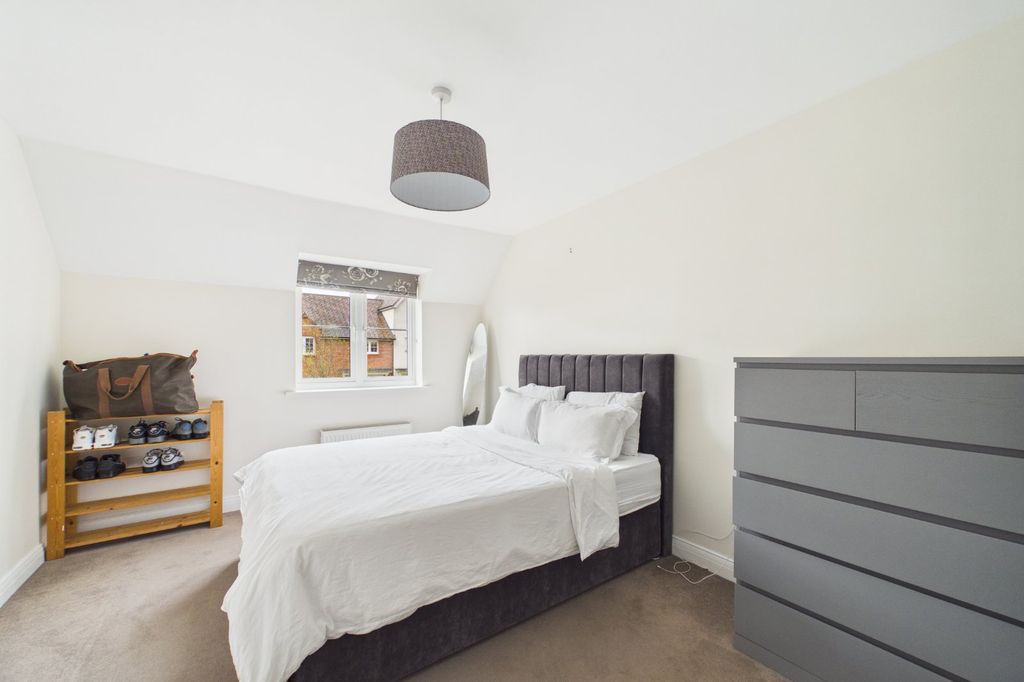 Additional image 5 of 1 bed maisonette for saleEagle Way, Bracknell, Berkshire RG12