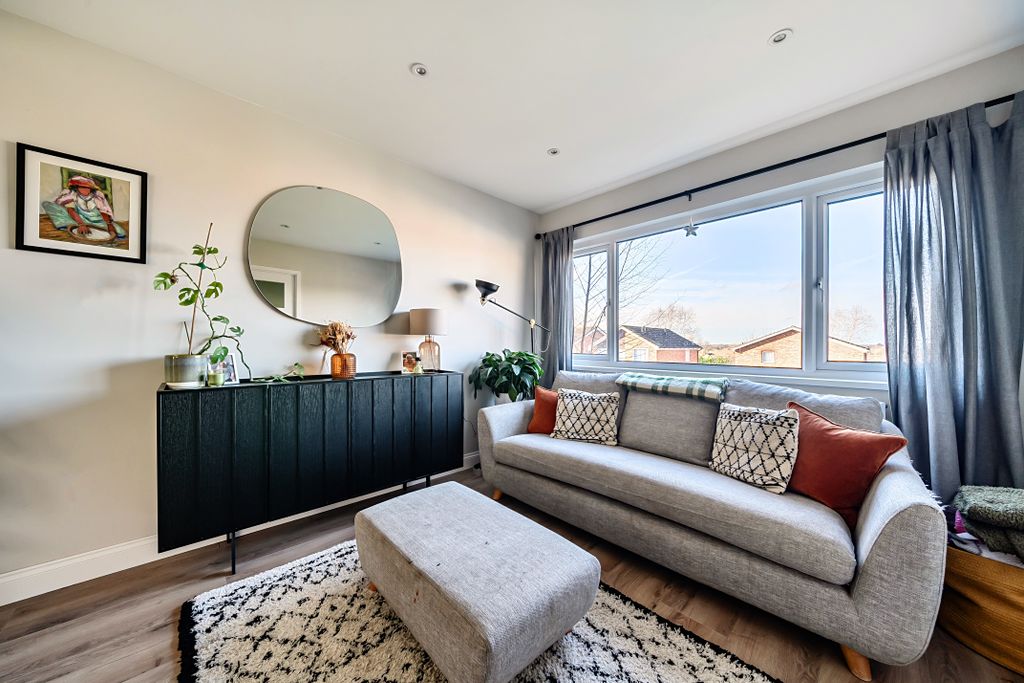 Additional image 9 of 3 bed semi-detached house for saleValleyside, Kingshill, Swindon SN1