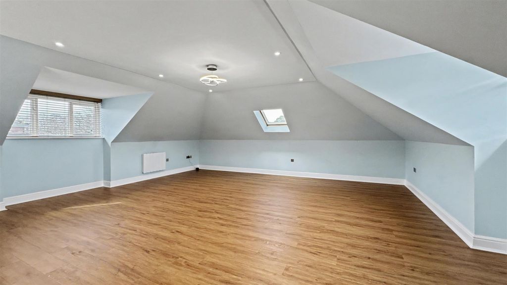 Additional image 3 of 2 bed flat for saleLondon Road, Ascot SL5