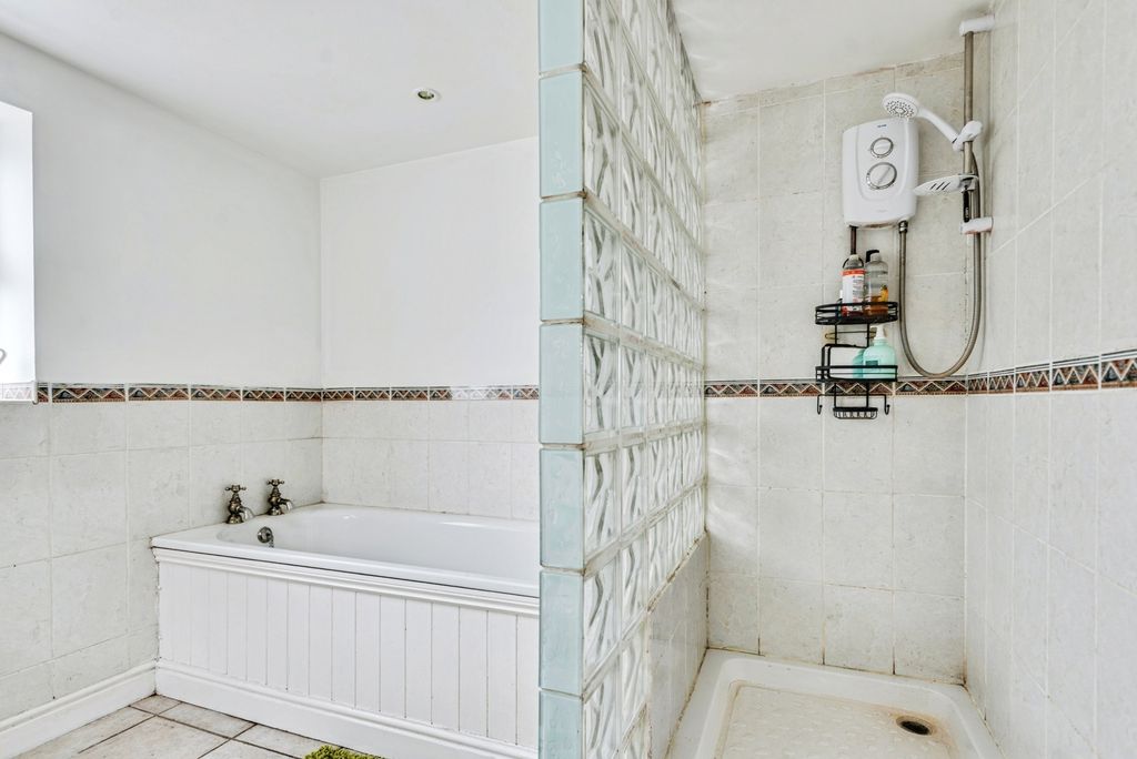 Additional image 17 of 3 bed terraced house for saleCricklade Road, Swindon, Wiltshire SN2