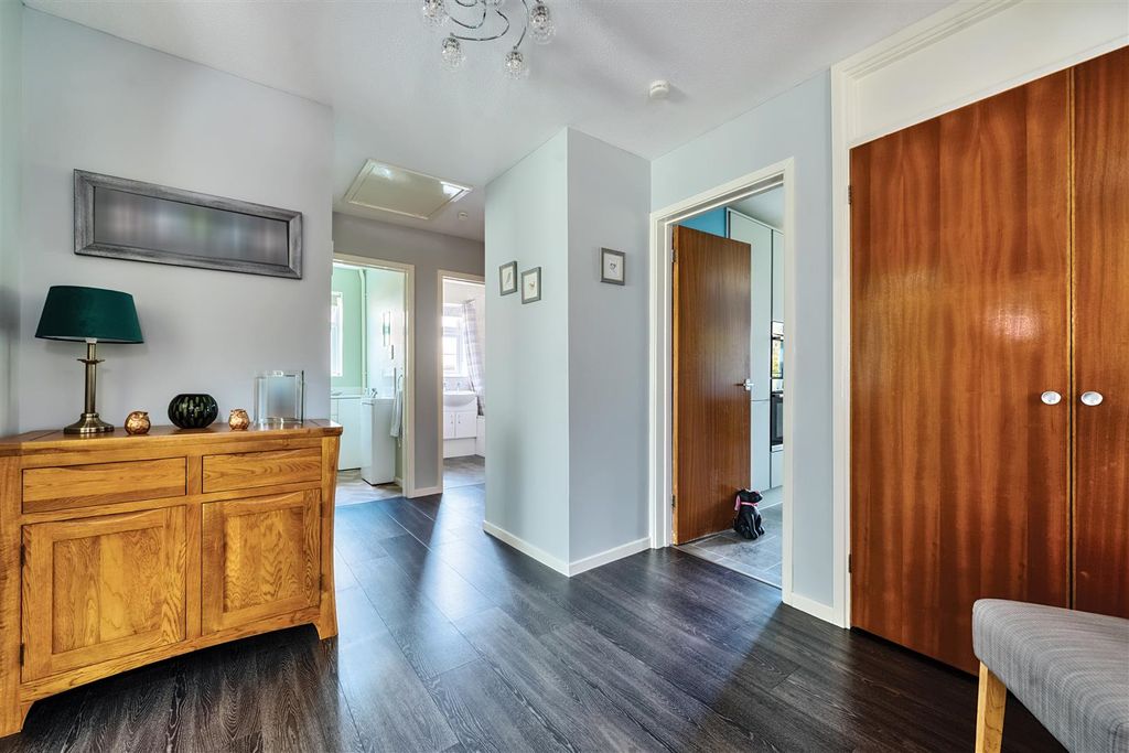 Additional image 9 of 3 bed detached bungalow for saleWiltshire Avenue, Crowthorne, Berkshire RG45