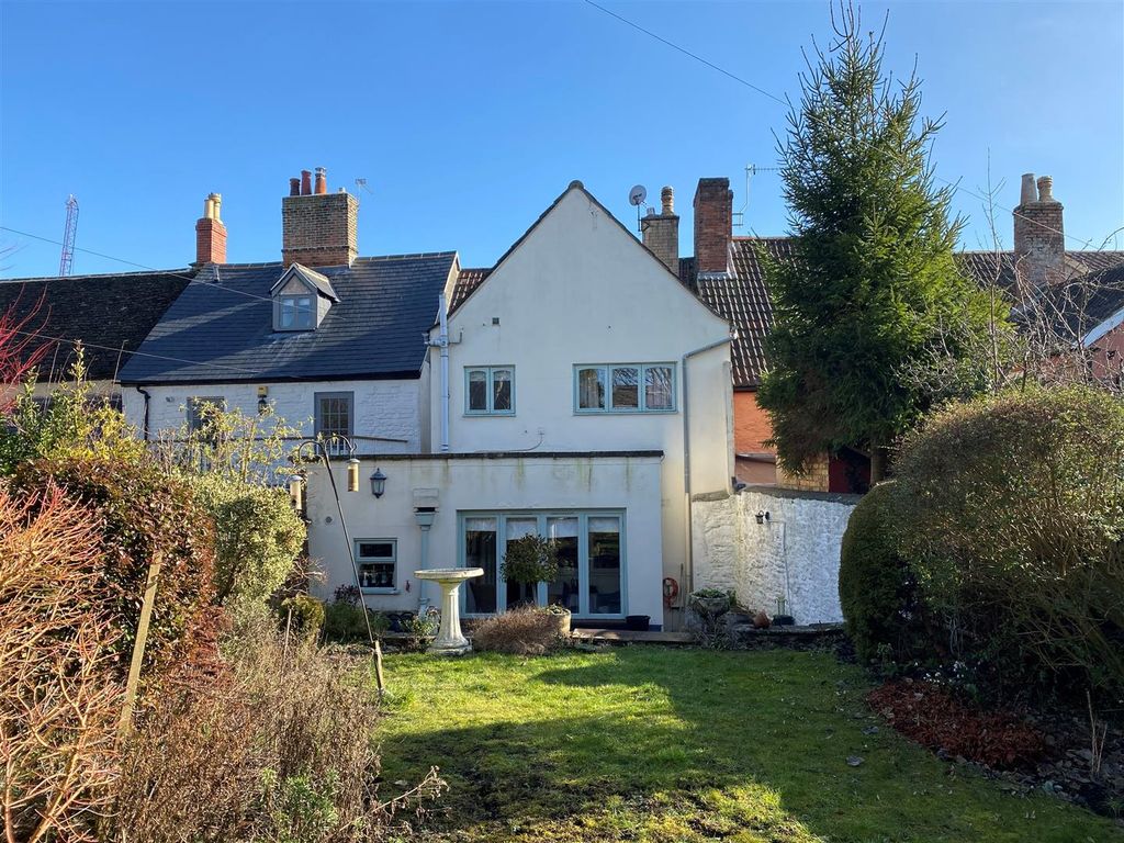 3 bed terraced house for saleCastle Street, Calne SN11
