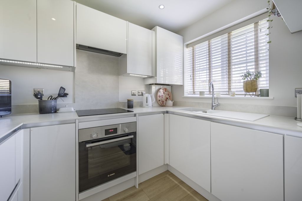 Additional image 3 of 3 bed semi-detached house for saleDewell Mews, Old Town, Swindon SN3