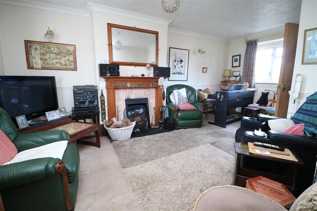 3 bed end terrace house for saleArnold Noad Corner, Southwick BA14 photo 3
