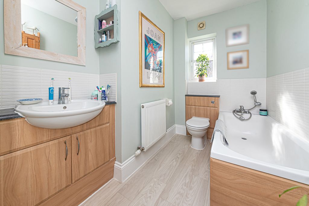 Additional image 14 of 4 bed detached house for saleThe Limes, Haley Green, Bracknell, Berks RG42