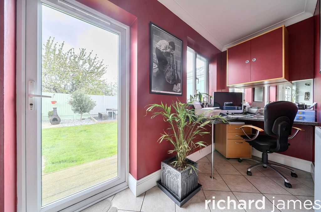 Additional image 6 of 3 bed semi-detached house for saleChurchward Avenue, Rodbourne Cheney SN2