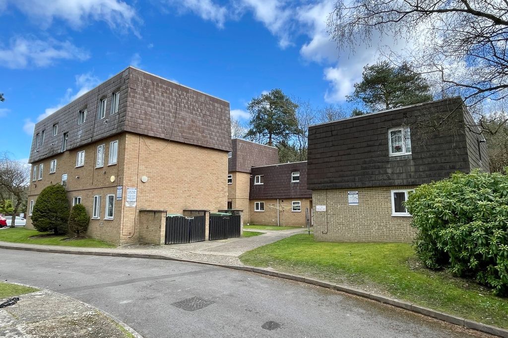 Additional image 11 of 1 bed flat for saleWoodlands Court, Owlsmoor, Sandhurst GU47