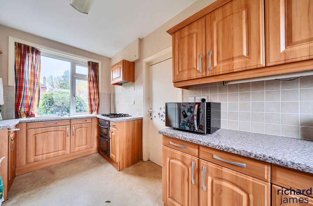 Additional image 5 of 3 bed semi-detached house for saleMarlborough Road, Swindon SN3