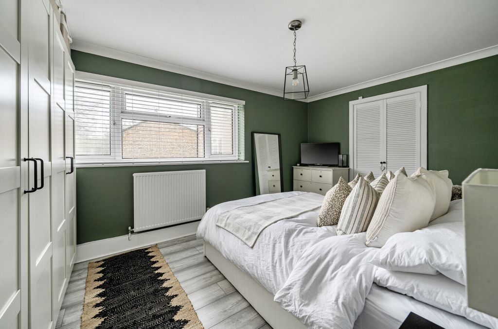 Additional image 3 of 2 bed flat for saleEarlswood, Bracknell RG12