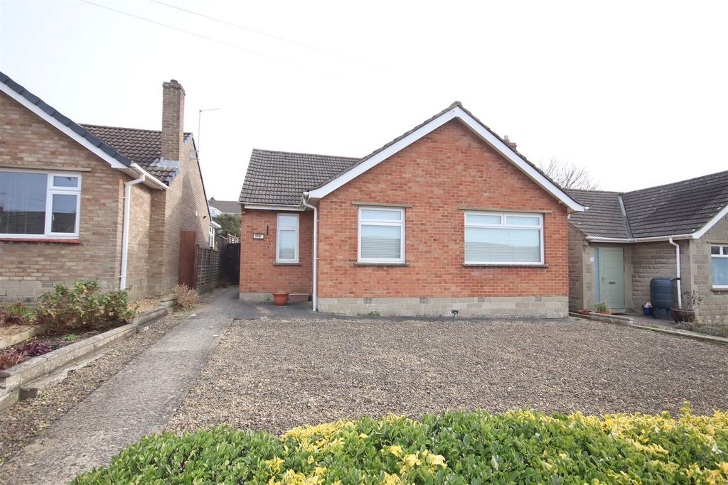 3 bed detached bungalow for saleEastern Avenue, Chippenham SN15