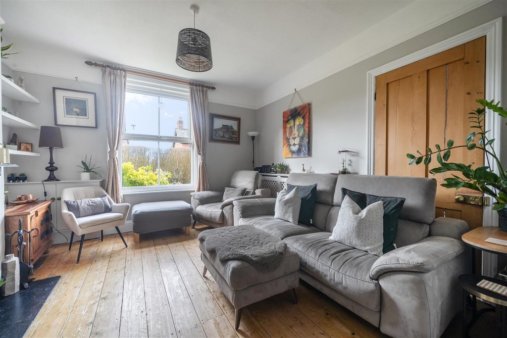 Additional image 6 of 3 bed terraced house for saleCambridge Road, Crowthorne, Berkshire RG45
