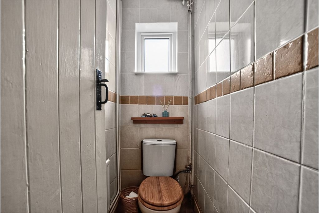 Additional image 11 of 4 bed semi-detached house for saleOrchard Road, Marlborough SN8