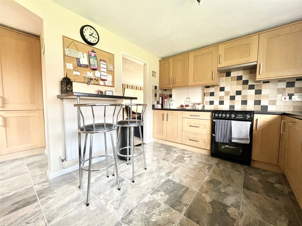 Additional image 4 of 4 bed detached house for saleFairlawn, Swindon, Wiltshire SN3