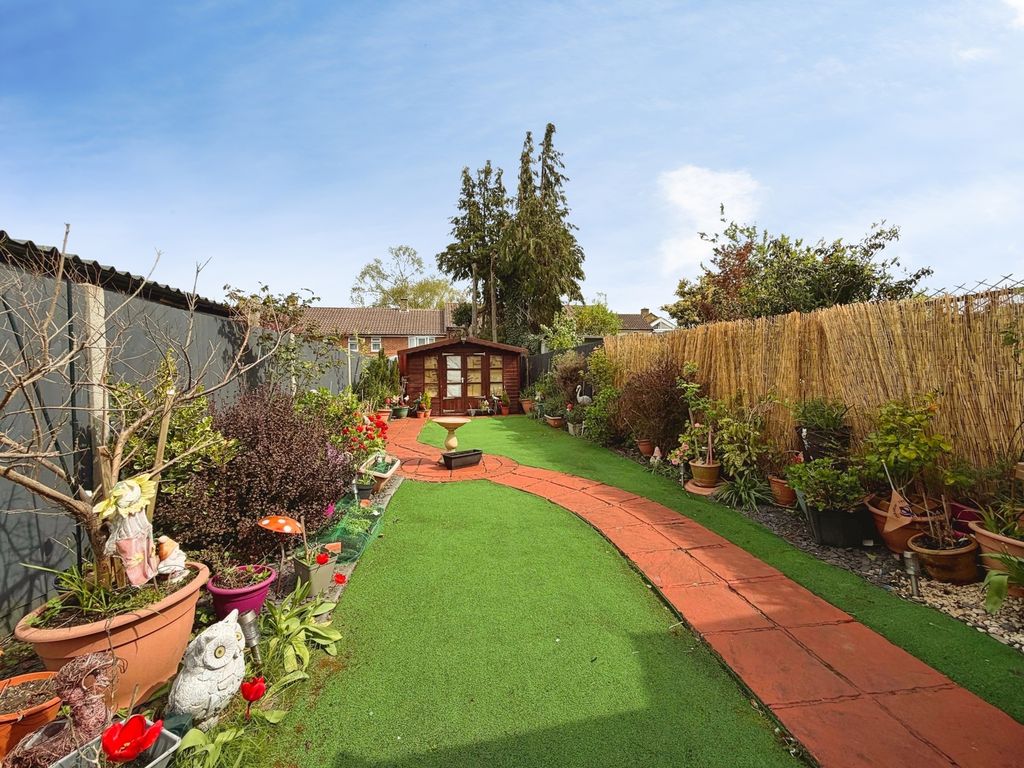 Additional image 6 of 2 bed semi-detached house for saleManston Drive, Bracknell, Berkshire RG12